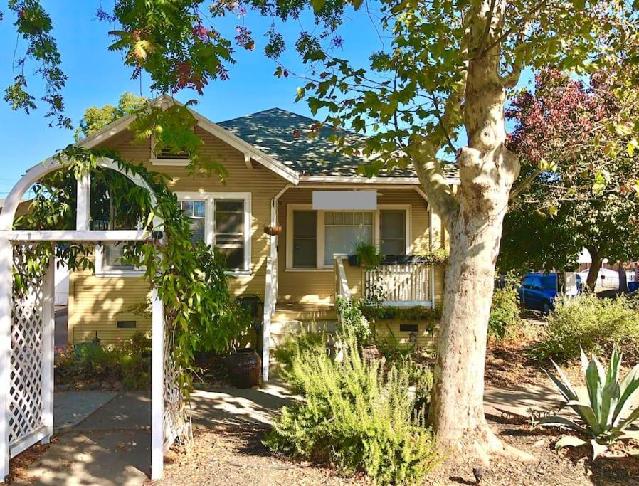 Smart Spacious Artsy Near Midtown * Sacramento
